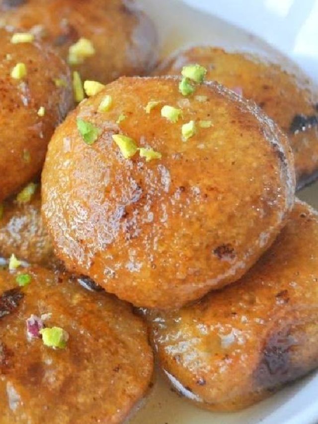 দিদিমার হাতের গোকুল পিঠে পড়ছে মনে, শীতের আমেজে বানিয়ে নিন হেঁশেলে