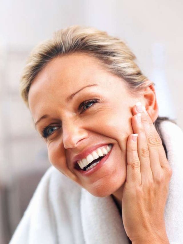 ৬০ বছরেও মনে হবে ২০ বছরের ছুঁড়ি, মেনে চলুন এই ছোট্ট টিপস