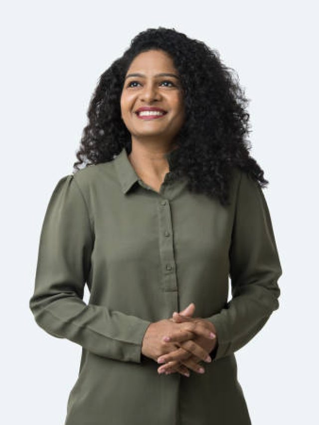 মেয়েদের জামায় পকেট থাকে না কেন, জানেন?