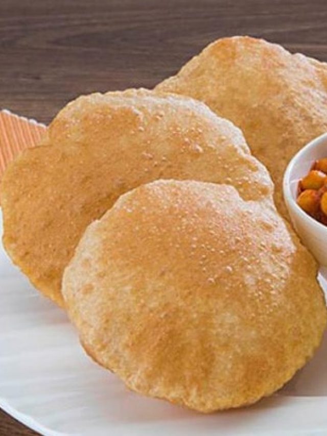 ফুলকো ফুলকো নরম নরম, এমন লুচি পেতে ময়দায় মেশান এই টক জিনিস