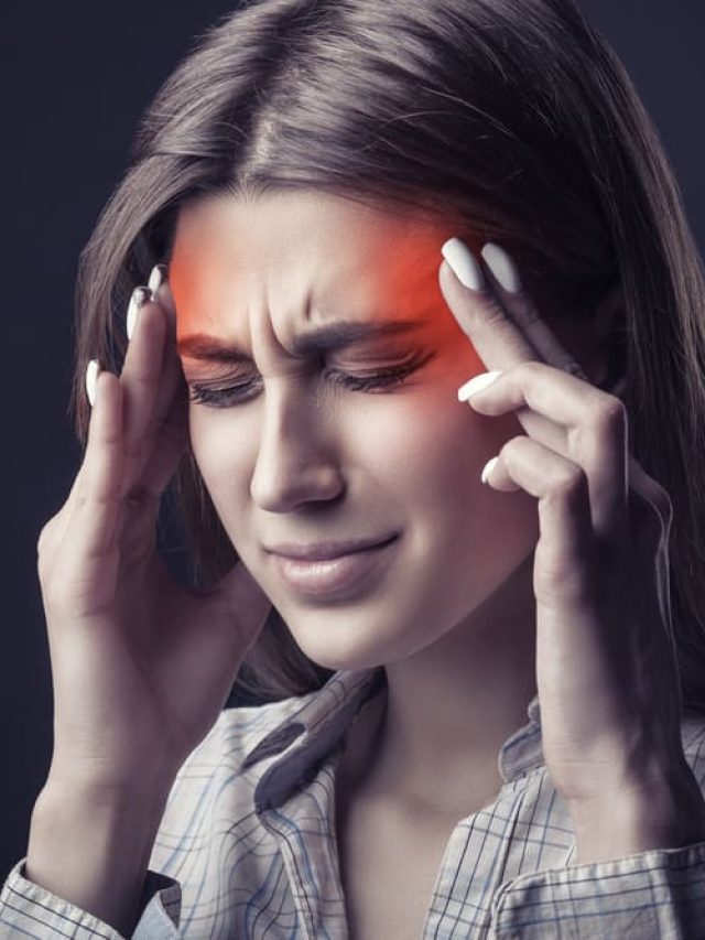 মাইগ্রেনের ব্যথা কিছুতেই কমছে না? রেড ওয়াইন খাচ্ছেন না তো