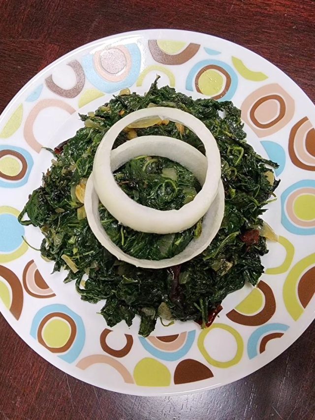 পুরুষদের যৌবন ধরে রাখতে 'ব্রহ্মাস্ত্র' এই শাক ভাজা; রেসিপি