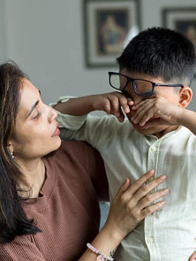 সন্তানকে এই ৫ বিষয়ে চাপ দেবেন না, অবসাদে চলে যাবে