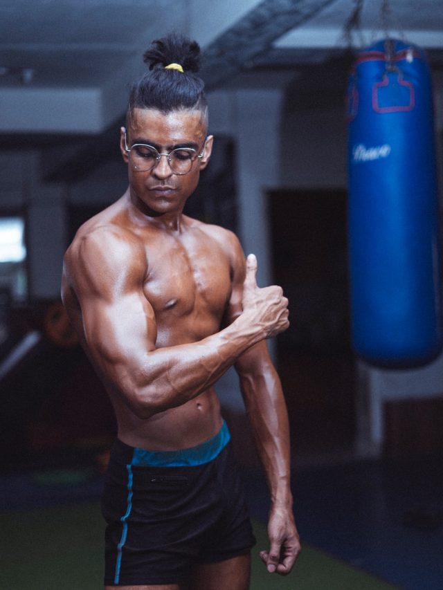 বডি বানাতে পাতে রাখুন এই ৭টি খাবার