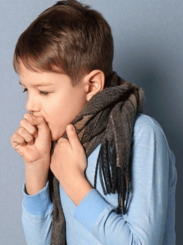 শীতে বারবার সর্দি-কাশি-জ্বরে ভুগছে বাচ্চা? এই খাবারগুলি থেকে দূরে রাখুন