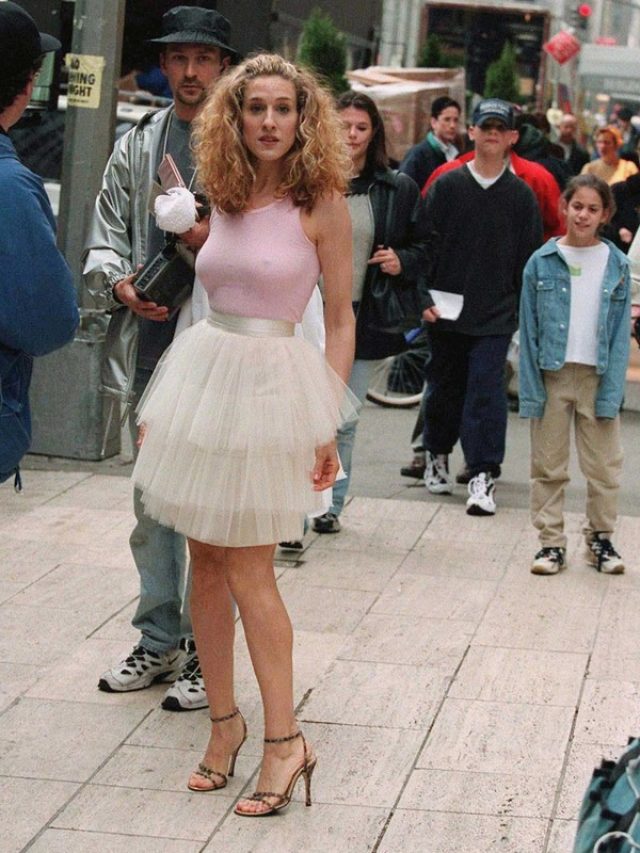 एक्ट्रेस ने पहनी 415 रुपये की स्कर्ट, 43 लाख में बिकी, जानें क्यों हुआ ऐसा