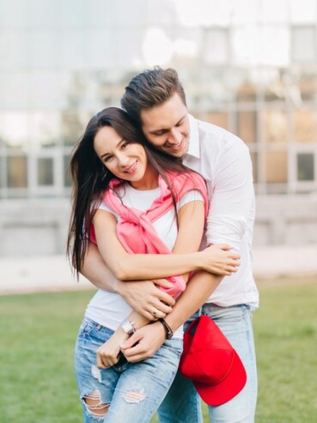 ছেলেদের এই ৫ গুণেই আকৃষ্ট হয় মেয়েরা, চুম্বকের মতো কাছে টানে