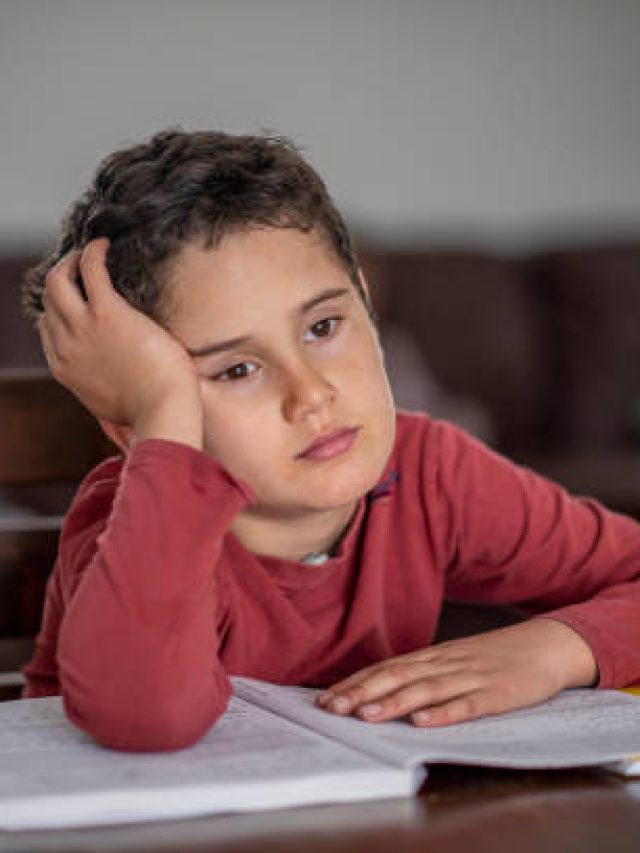 আজ পড়ব, কাল পড়ব করা বাচ্চারা রোজ নিজে থেকে পড়তে বসবে, বাবা-মায়েরা ৪ ট্রিক শিখুন