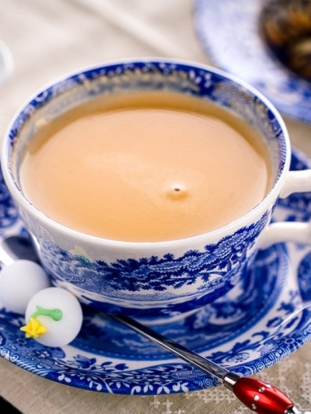 বুড়িয়ে যাবেন না অকালেই, এই মশলা চা জিভে ছোঁয়াতেই ত্বকের গ্লো বাড়বে