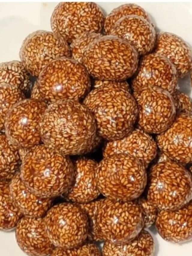 পিঠের সঙ্গে তিলের নাড়ু, জমে যাবে সংক্রান্তির দিন, রেসিপি