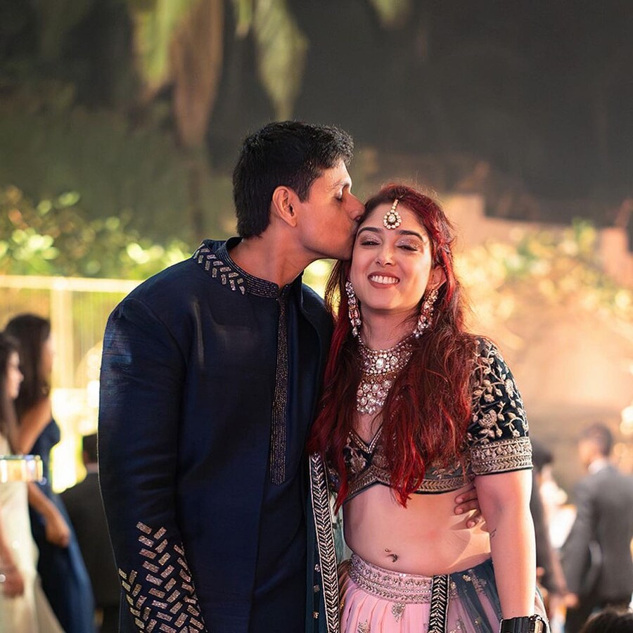 हनीमून पर पति संग रोमांटिक हुईं आमिर की बेटी, रेड बिकिनी में लगीं ग्लैमरस - Aamir khan daughter ira khan enjoying honeymoon shared romantic photo with husband nupur glamorous look in bikini