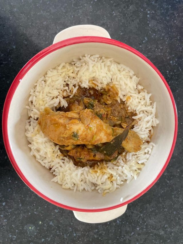 জল ফোটার কতক্ষণ পরে দেবেন চাল? ভাত রান্নার 'পারফেক্ট' নিয়ম জানুন নতুন রাঁধুনিরা