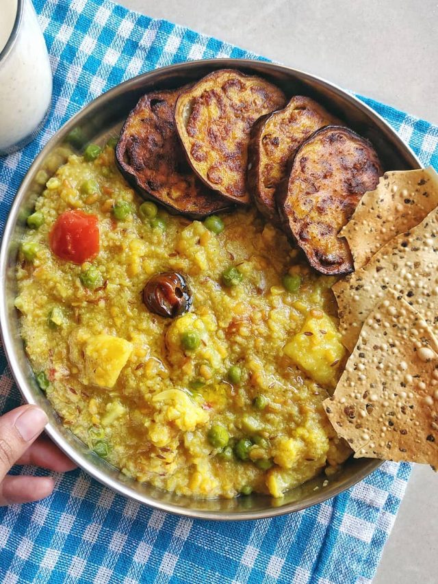 স্কুল-কলেজের ভোগ মিস করেন? সরস্বতী পুজো স্পেশাল খিচুড়ি বানান বাড়িতেই; রেসিপি