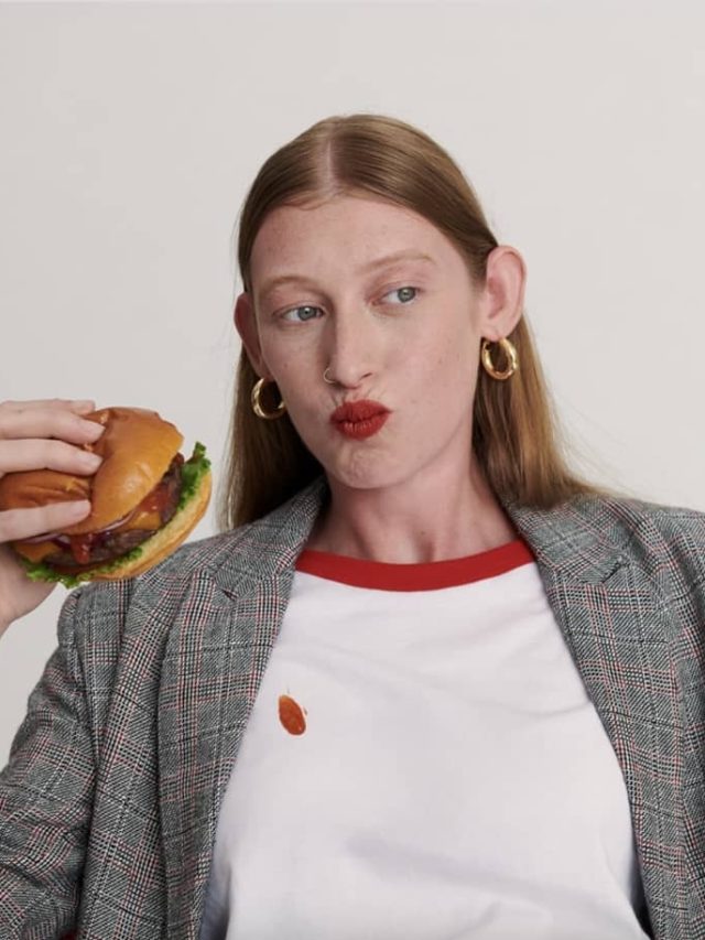 সাদা পোশাকে কেচাপের দাগ, রইল দূর করার সহজ ট্রিকস