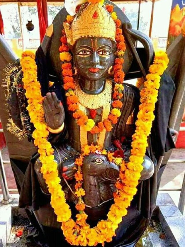 शनि जयंती पर साढ़ेसाती के प्रकोप से बचने के लिए करें इस 1 चीज का प्रयोग, दूर हो जाएंगे सभी संकट