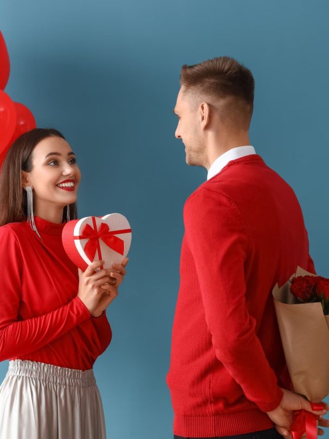 ভ্যালেন্টাইনস ডে-তে সঙ্গীকে কী দেবেন? ভুলেও কিন্তু নয় এই ৭ গিফট