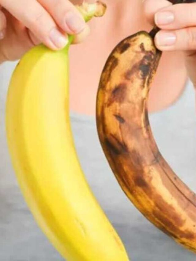 একদিনেই কালো হয়ে যাচ্ছে কলা? এই উপায়ে দীর্ঘদিন থাকবে টাটকা