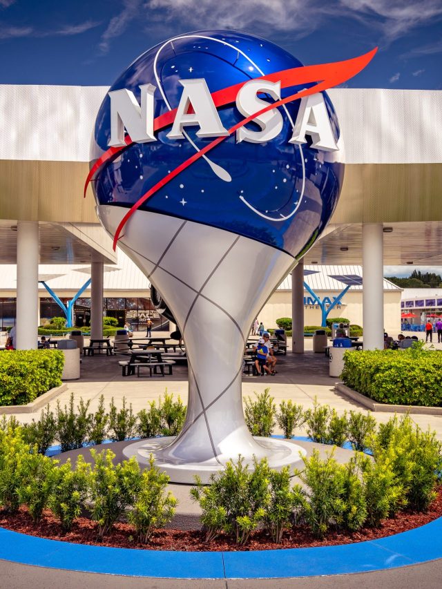 Want to experience living on Mars for 1 year and get paid? NASA might hire you! Here is how