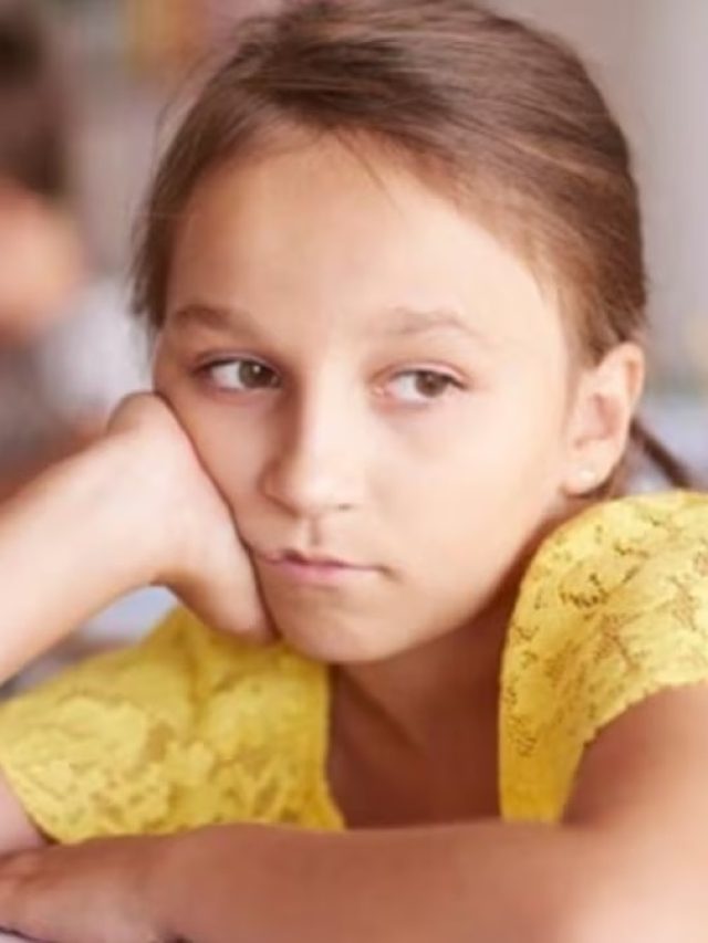 মা-বাবার এই এক আচরণে ছেলে-মেয়ে দূরে সরে যায়