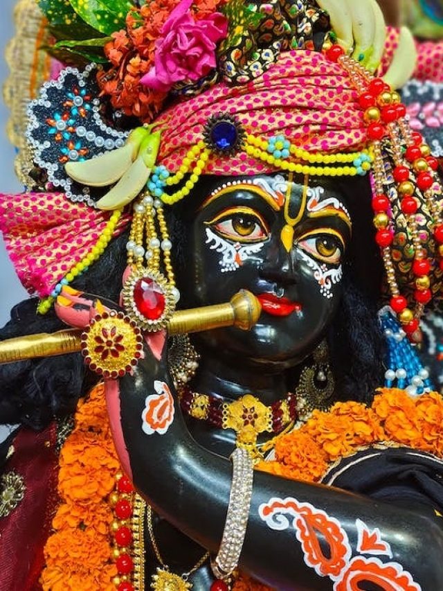 কৃষ্ণের এসব উপদেশ মানলে পাল্টে যাবে জীবন, সব খারাপ সময় শেষ হবে (Copy)