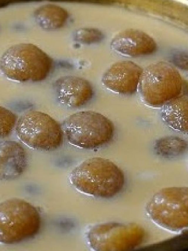 কামড় দিলে গলে  যাবেন, বসন্তে বানান রসপুলি পিঠে, রেসিপি