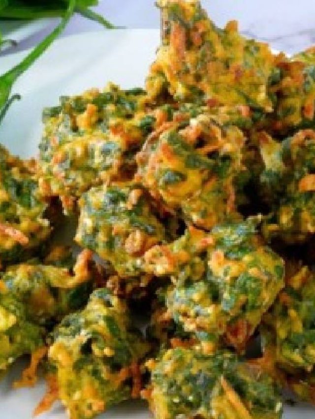 খেতে মুচমুচে, চায়ের সঙ্গে জমে যাবে পালং পকোড়া, রেসিপি রইল