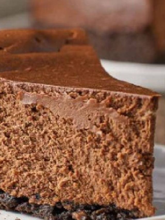 আর দোকান থেকে কিনতে হবে না,  ঘরেই বানান চকোলেট চিজকেক, রেসিপি রইল