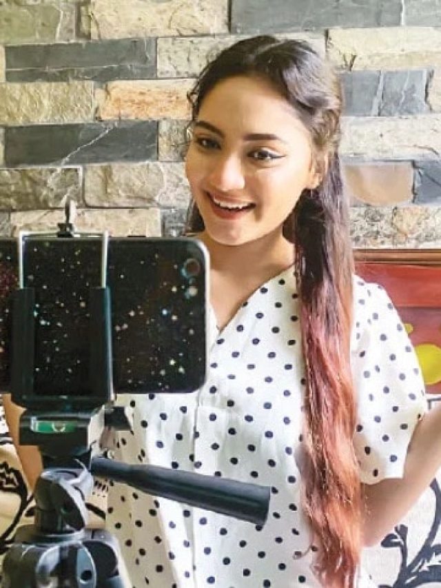 ঘর বসেই লাখ টাকা! অনলাইনে কামাইয়ের বাম্পার টিপস