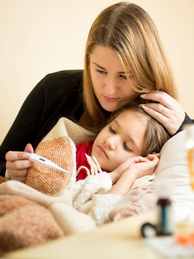 বারবার অসুস্থ হচ্ছে সন্তান, কী ভাবে ঠেকাবেন অসুখ? থাকল টিপস