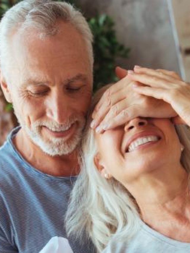 পঞ্চাশ পেরিয়েও যৌবনের মরণকামড়! চিবিয়ে খান এই পাতা