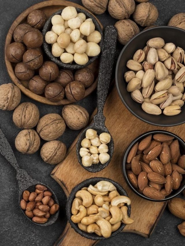 সকালে না রাতে কোন সময় ড্রাই ফ্রুটস খেলে বেশি লাভ?