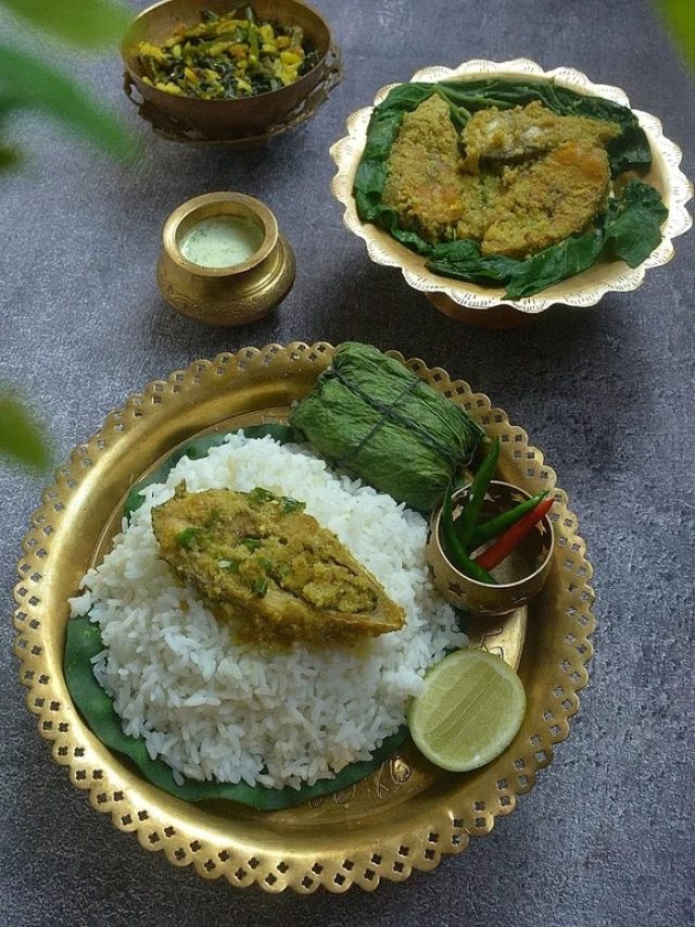 মাত্র ১০ মিনিটে বানান ফরিদপুরি ইলিশ পাতুরি, যে খাবে হাত চাটবে