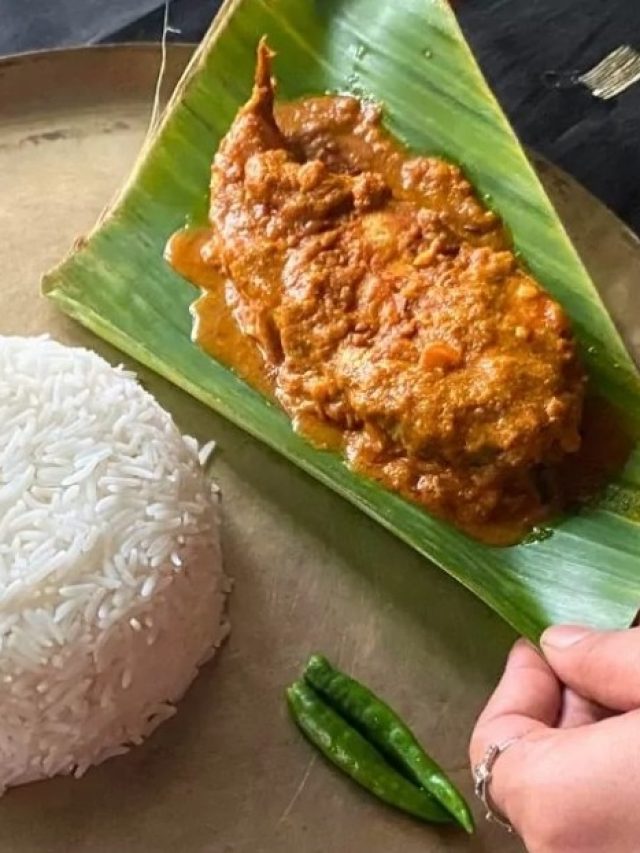 কলা পাতায় বোয়াল ভাপা খান, সাবেকি পদেই উঠবে এক থালা ভাত