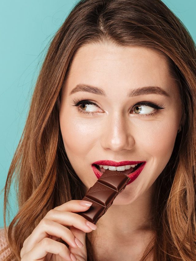 অকালে বুড়িয়ে যাবেন না, জোয়ান থাকতে শুধু চকোলেট খেতে হবে
