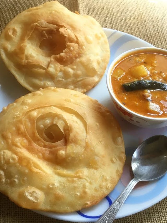 দোকানের মতো মুচমুচে আর খাস্তা, বাড়িতেই বানান ঢাকাই পরোটা