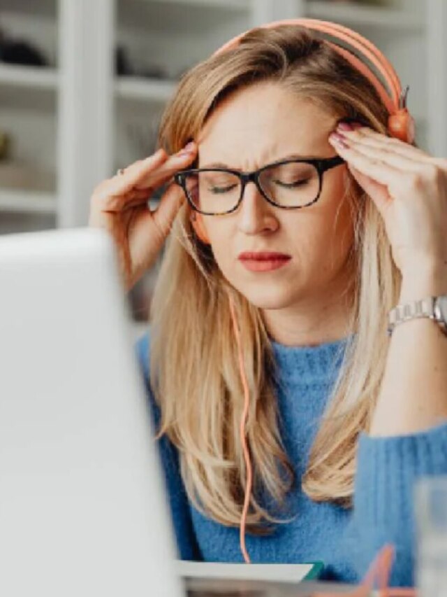 দিনভর ল্যাপটপ-মোবাইল ঘেঁটে ক্লান্ত চোখ? এই ৬ উপায়ে রাখুন সতেজ