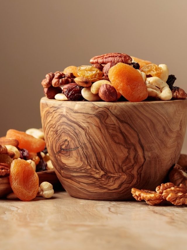 সকালে ভুলেও নয় এই ৪  ড্রাই ফ্রুটস,বাড়ে হিতে বিপরীতের সম্ভাবনা!