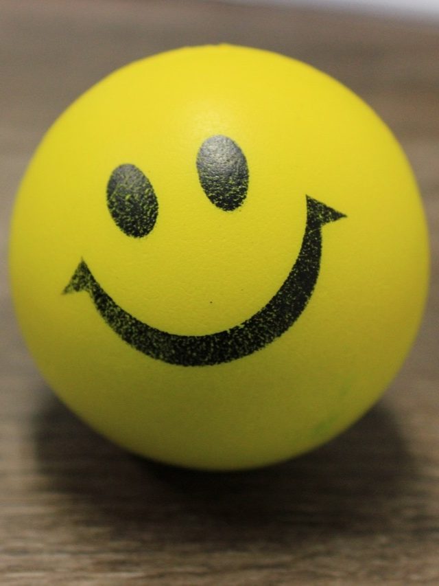 হাসুন, হাসাতে থাকুন, আর JOKES পড়ুন