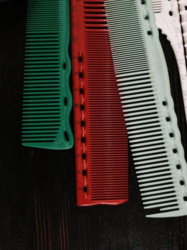 নোংরা চিরুনি এভাবে চকচক করবে নতুনে মতো! এই টিপস মানুন