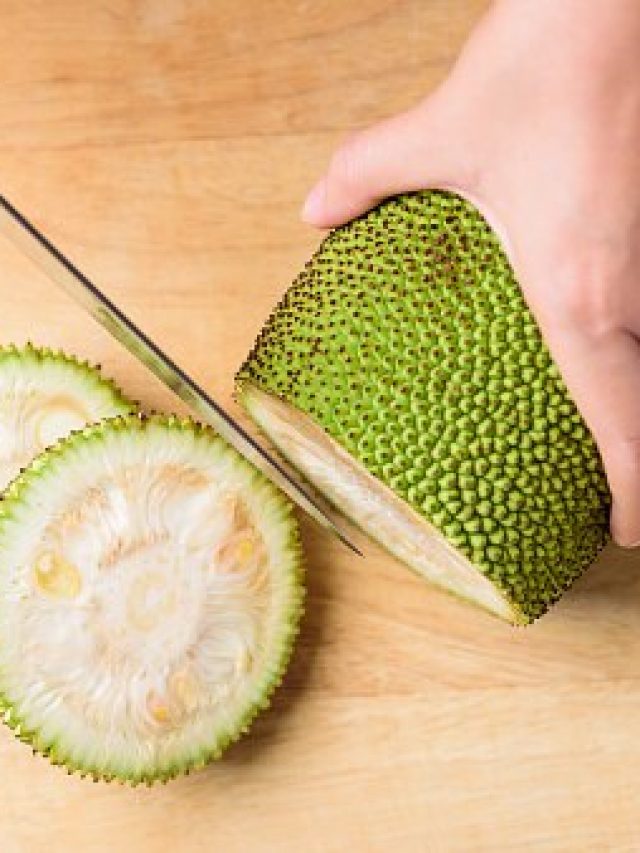 এঁচোড়ের আঠা হাতে লাগবে না, কাটার সহজ টেকনিকটা শিখে রাখুন