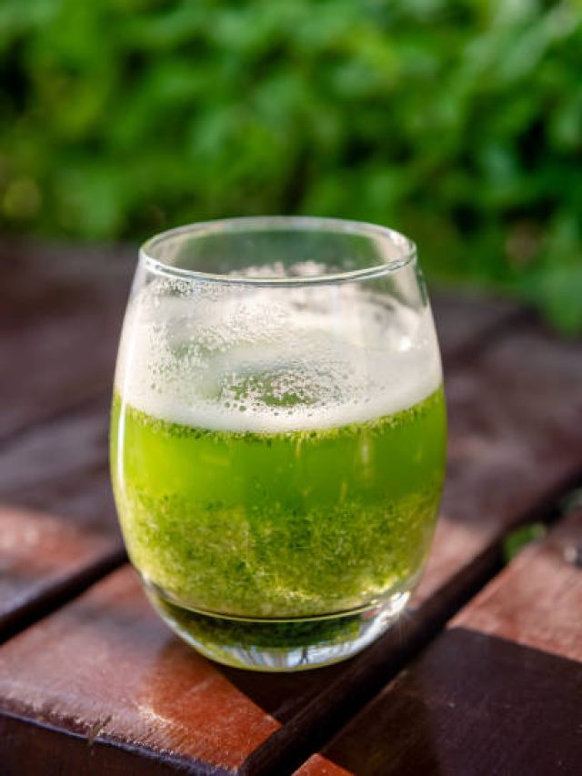 ৬০ বছরেও যৌবন ধরে রাখতে চান? খান গ্রাম বাংলার এই পাতার রস