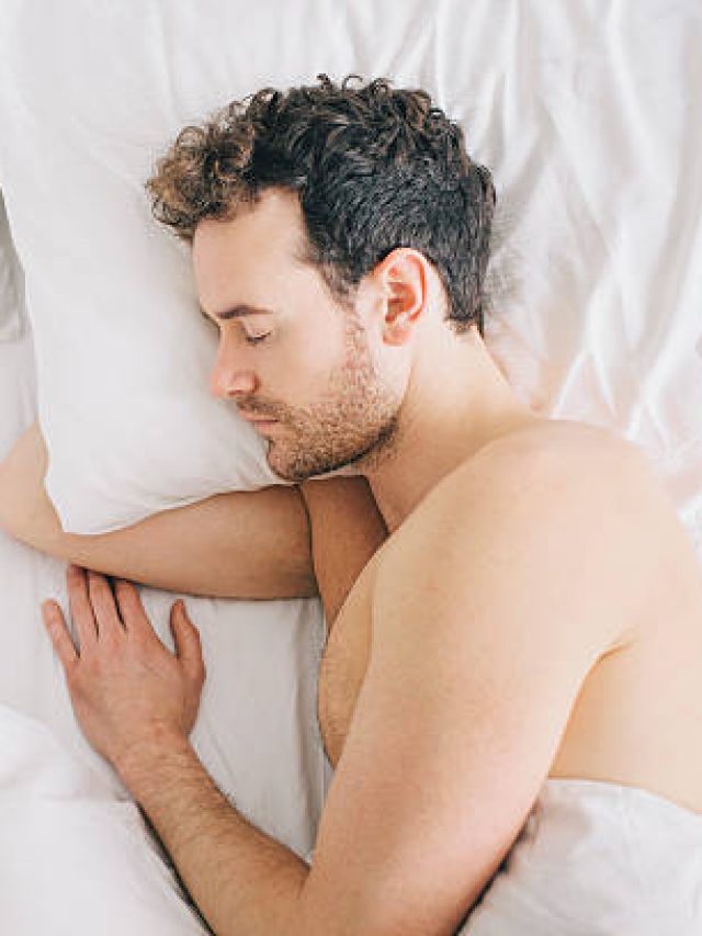 রাতে এই দিকে পা করে ঘুমোন, কোটিপতি হওয়া কেউ আটকাতে পারবে না