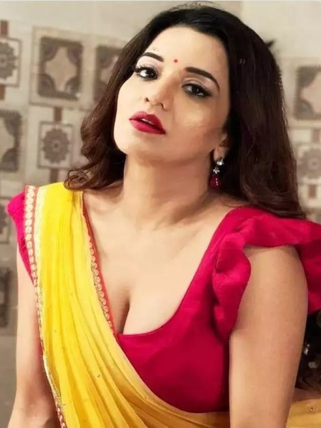 ২০-র ছুঁড়িতে নয়, মাঝবয়সী নারীদের প্রতি যুবকদের ঝোঁক, কেন?