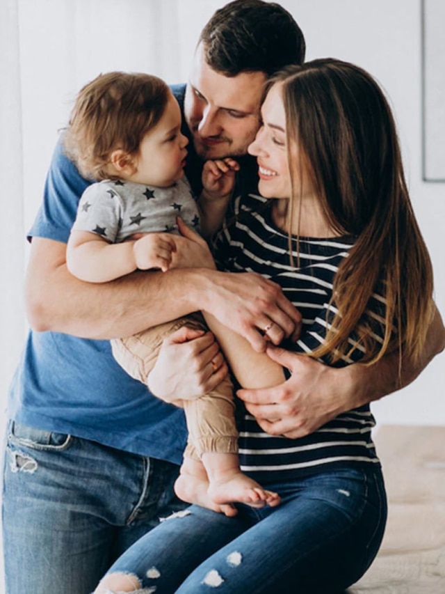 সন্তানের আদর্শ মা-বাবা হতে চান? এই ৯ ভুল একদম করবেন না