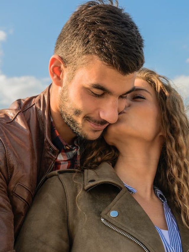 গিফট ছাড়াই সঙ্গীকে খুশি রাখতে চান? ঝটপট করে ফেলুন এই ৫ কাজ