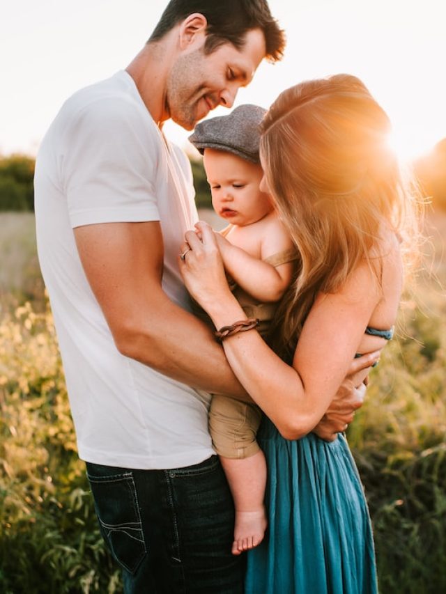 সন্তান দম্পতির মধ্যে দূরত্ব না ঘনিষ্ঠতা বাড়ায়? গবেষণয়া চাঞ্চল্যকর তথ্য