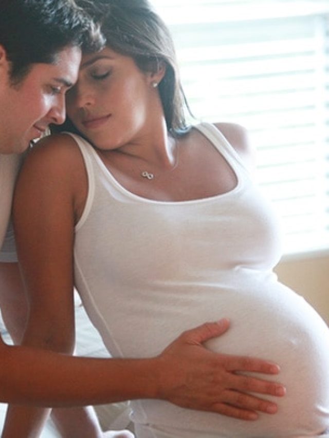 প্রথমবার মা হওয়ার জন্য সঠিক বয়স কত? বিয়ের আগেই জেনে নিন