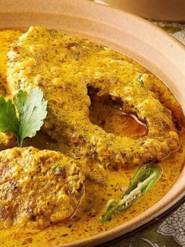 মাছ-পোস্তর মাখোমাখো প্রেম কড়াইতে, পাতে পড়তেই উঠবে একথালা ভাত