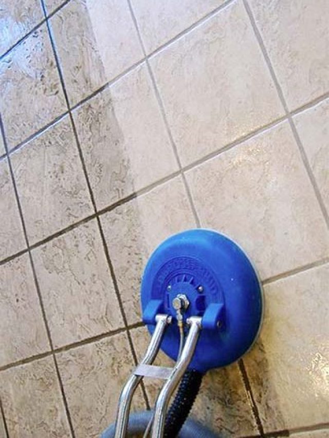 বাথরুমের টাইলস হবে ঝকঝকে সাদা, সাফ করুন এভাবে