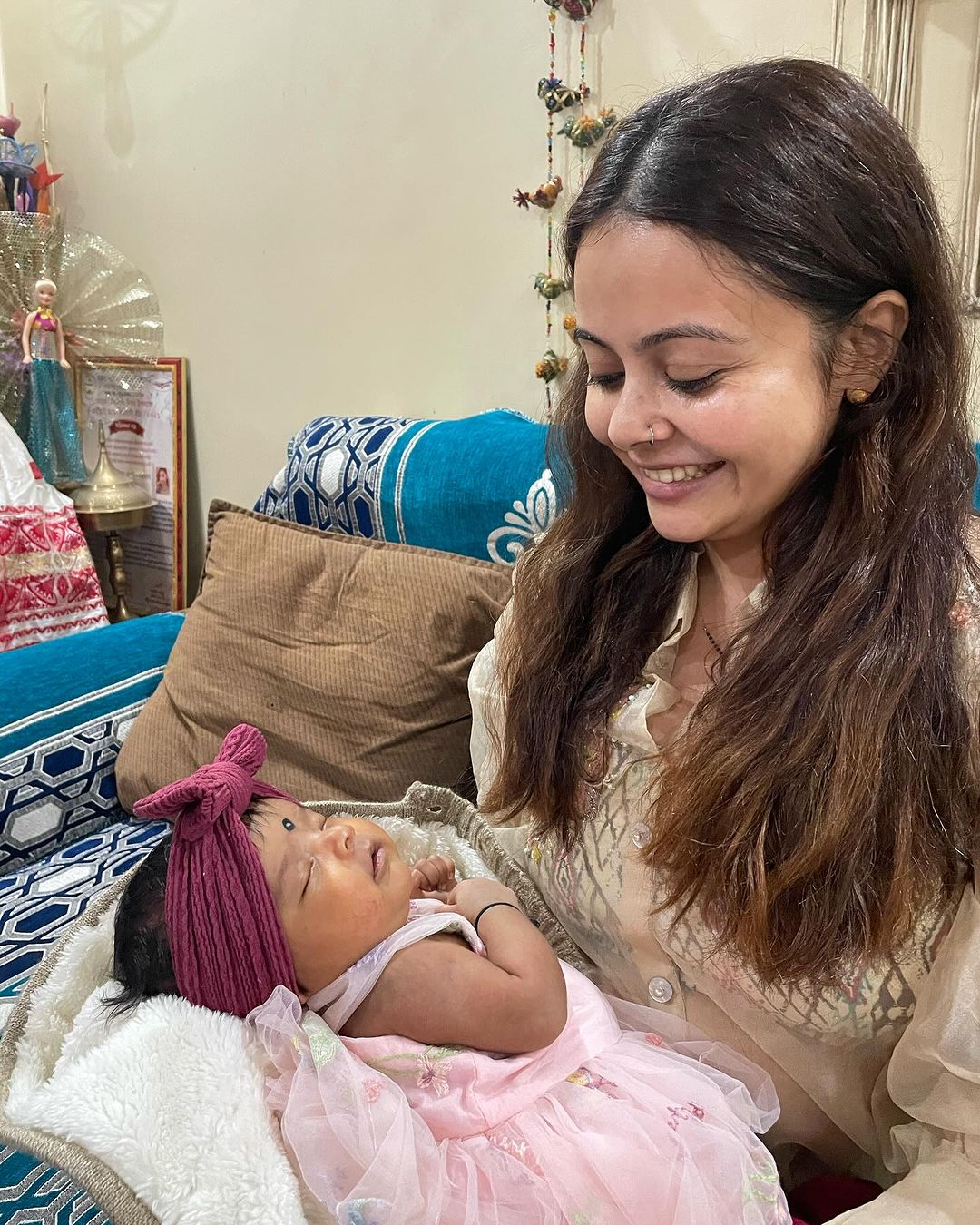 गोपी बहू' की गोद में किसका बच्चा? शादी के 1 साल बाद दी गुडन्यूज - 38 year  old devoleena bhattacharjee blessed with baby girl shares photo niece after  one year of marriage